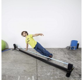 support structure for indoor slackline