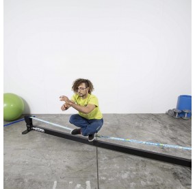 support structure for indoor slackline