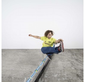 support structure for indoor slackline