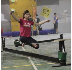 structure de support pour slackline intérieure